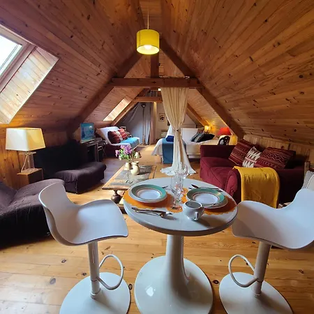 Le De Apartment *